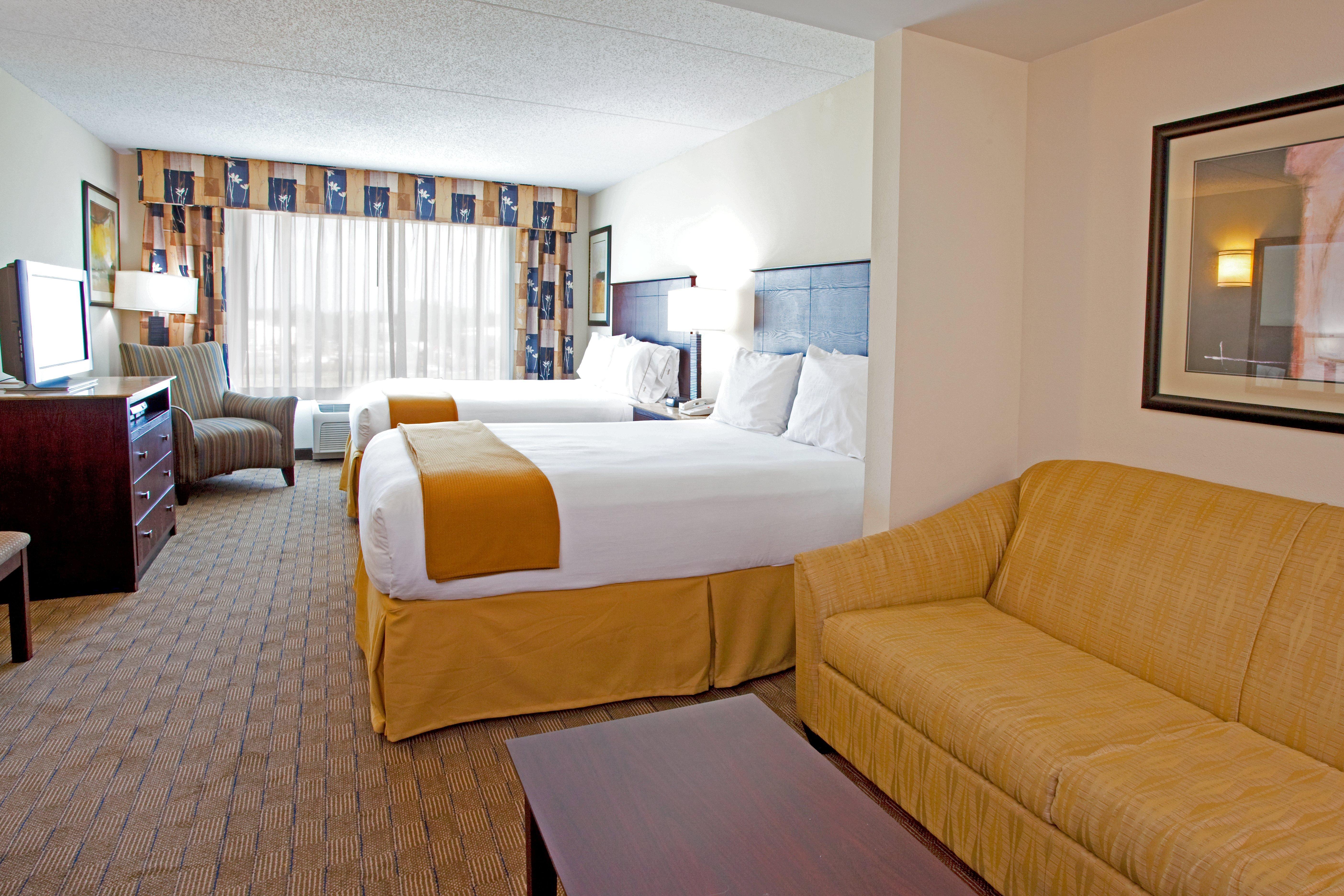 Holiday Inn Express & Suites Columbus At Northlake By Ihg Bagian luar foto