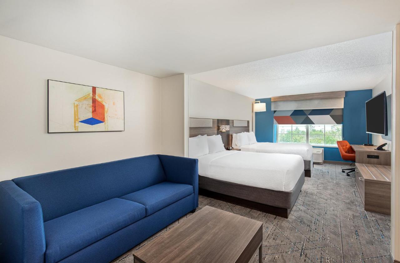 Holiday Inn Express & Suites Columbus At Northlake By Ihg Bagian luar foto