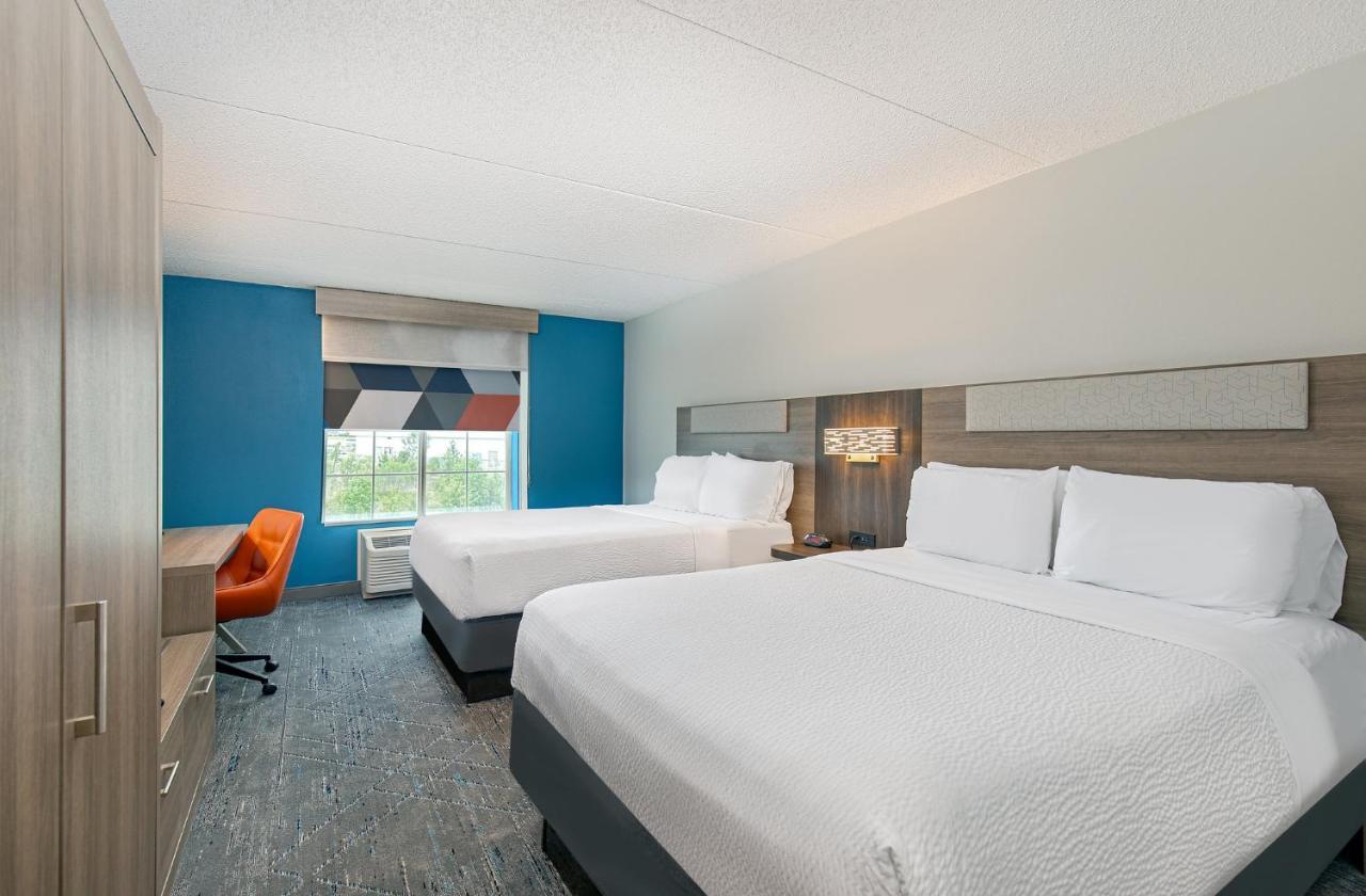 Holiday Inn Express & Suites Columbus At Northlake By Ihg Bagian luar foto