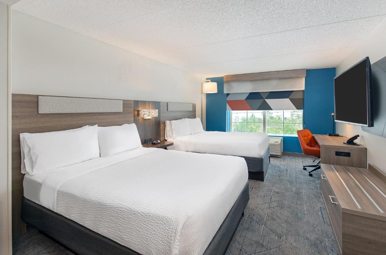 Holiday Inn Express & Suites Columbus At Northlake By Ihg Bagian luar foto