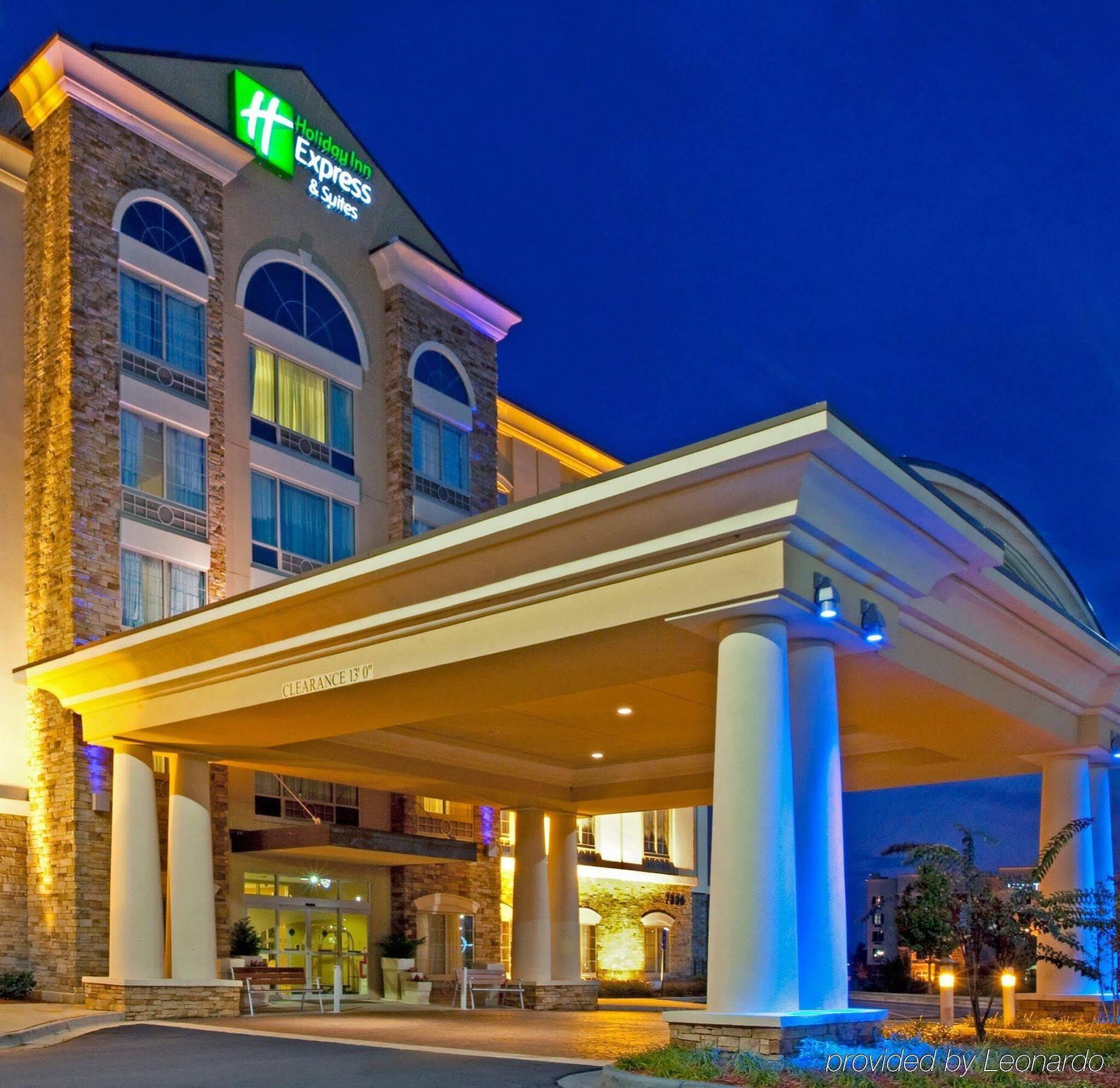Holiday Inn Express & Suites Columbus At Northlake By Ihg Bagian luar foto